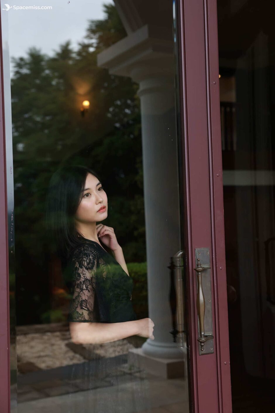 spacemiss.com-8woman-吉高寧々×五十嵐なつ-10