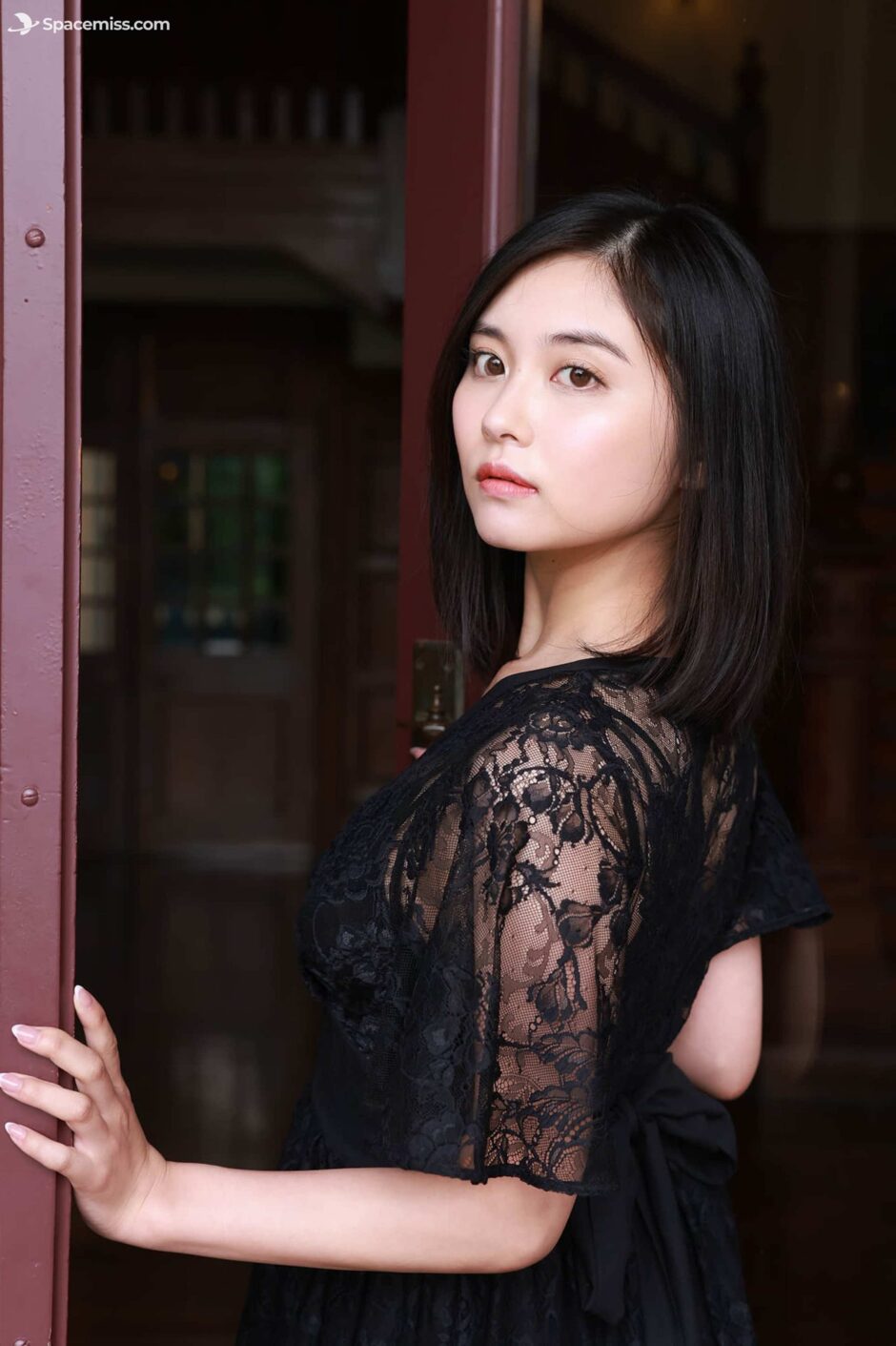 spacemiss.com-8woman-吉高寧々×五十嵐なつ-11