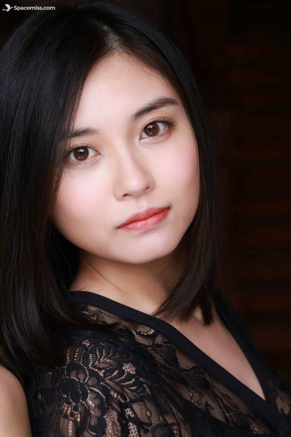 spacemiss.com-8woman-吉高寧々×五十嵐なつ-2