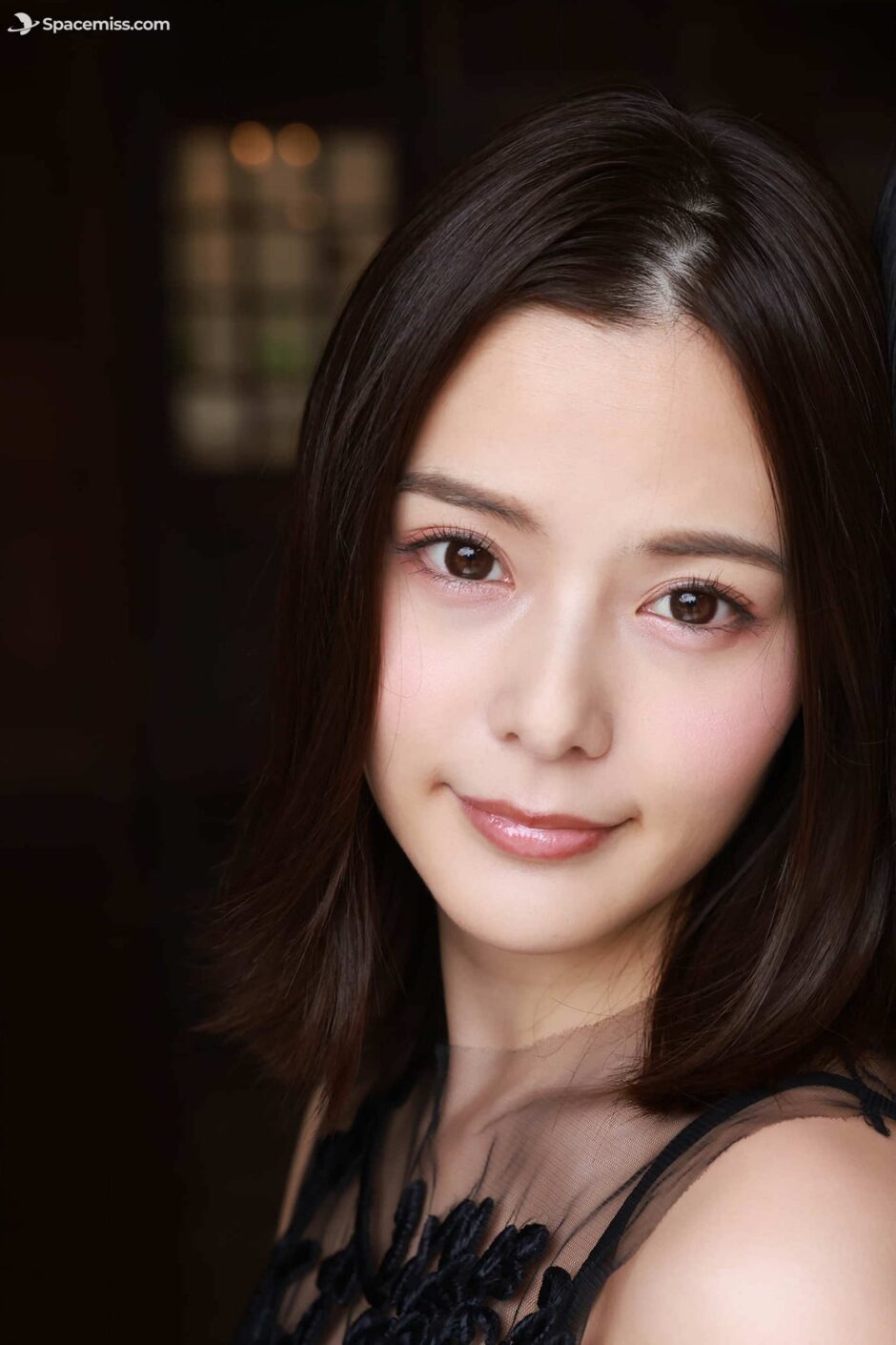 spacemiss.com-8woman-吉高寧々×五十嵐なつ-3