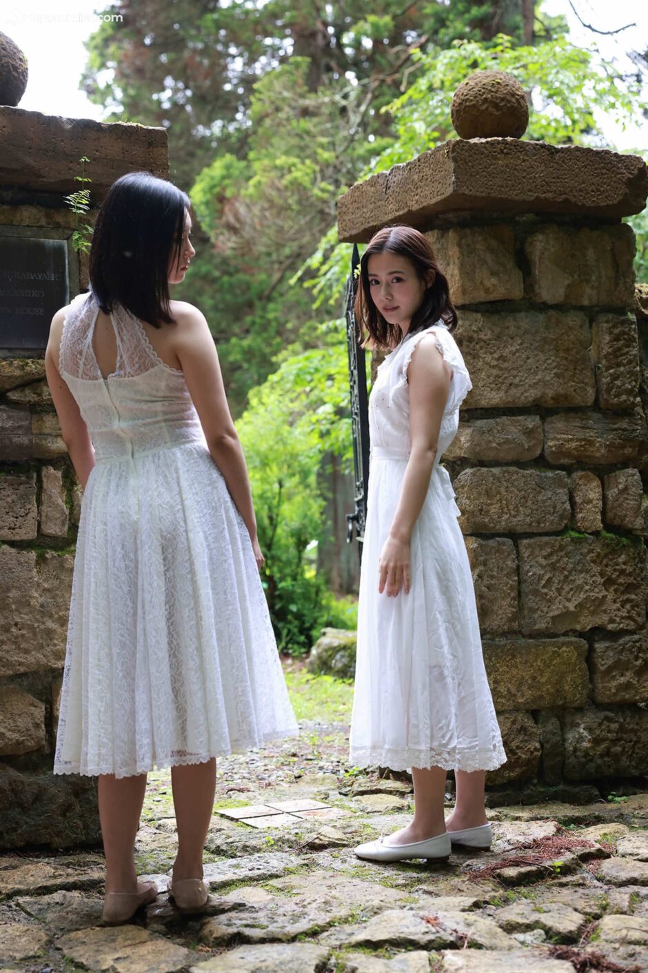 spacemiss.com-8woman-吉高寧々×五十嵐なつ-35