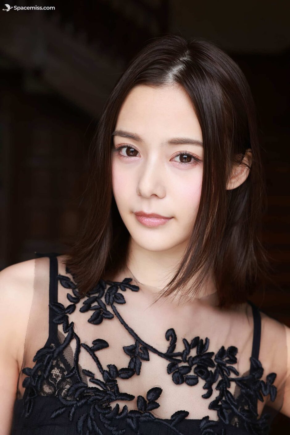 spacemiss.com-8woman-吉高寧々×五十嵐なつ-5