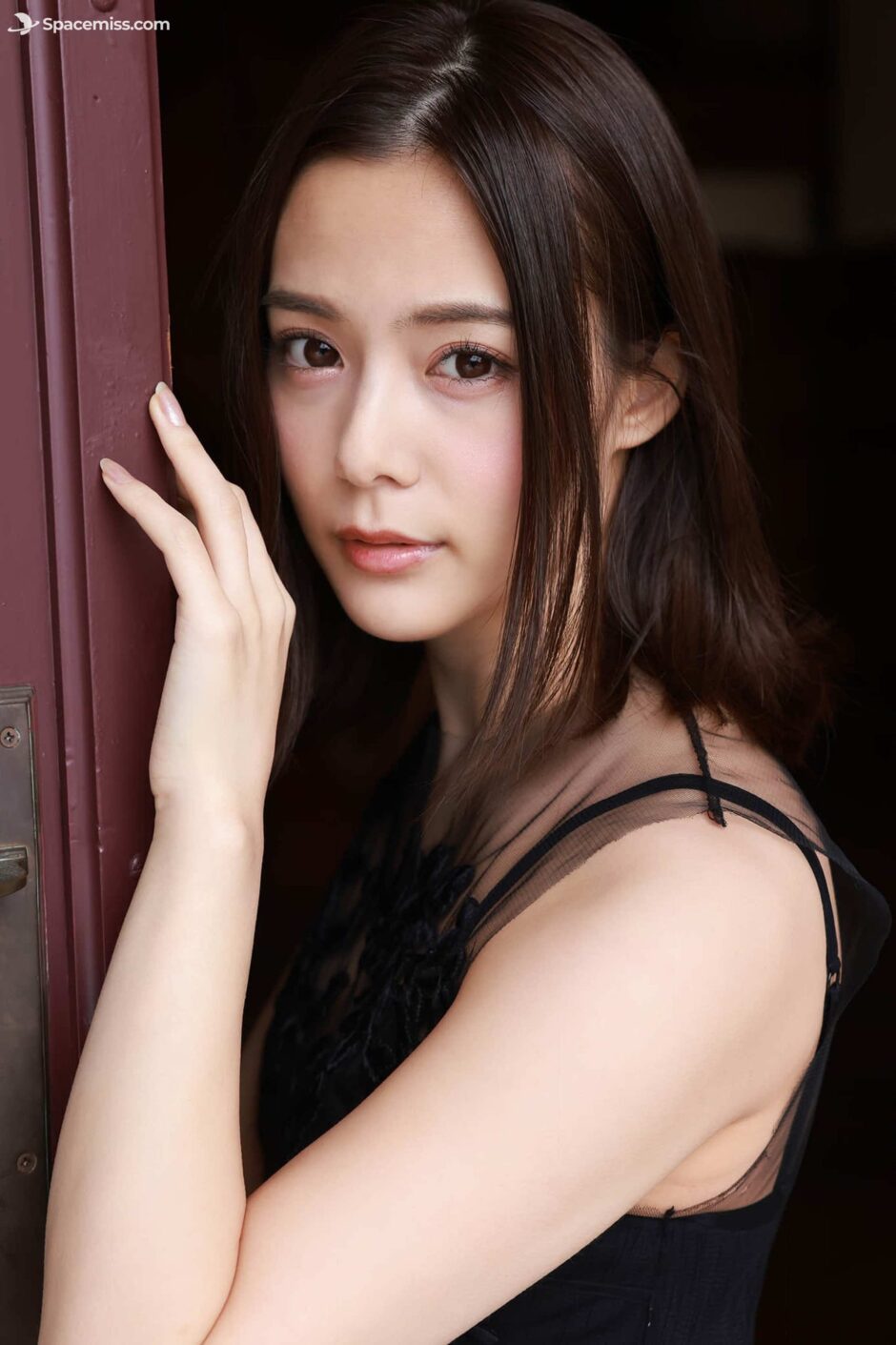 spacemiss.com-8woman-吉高寧々×五十嵐なつ-7