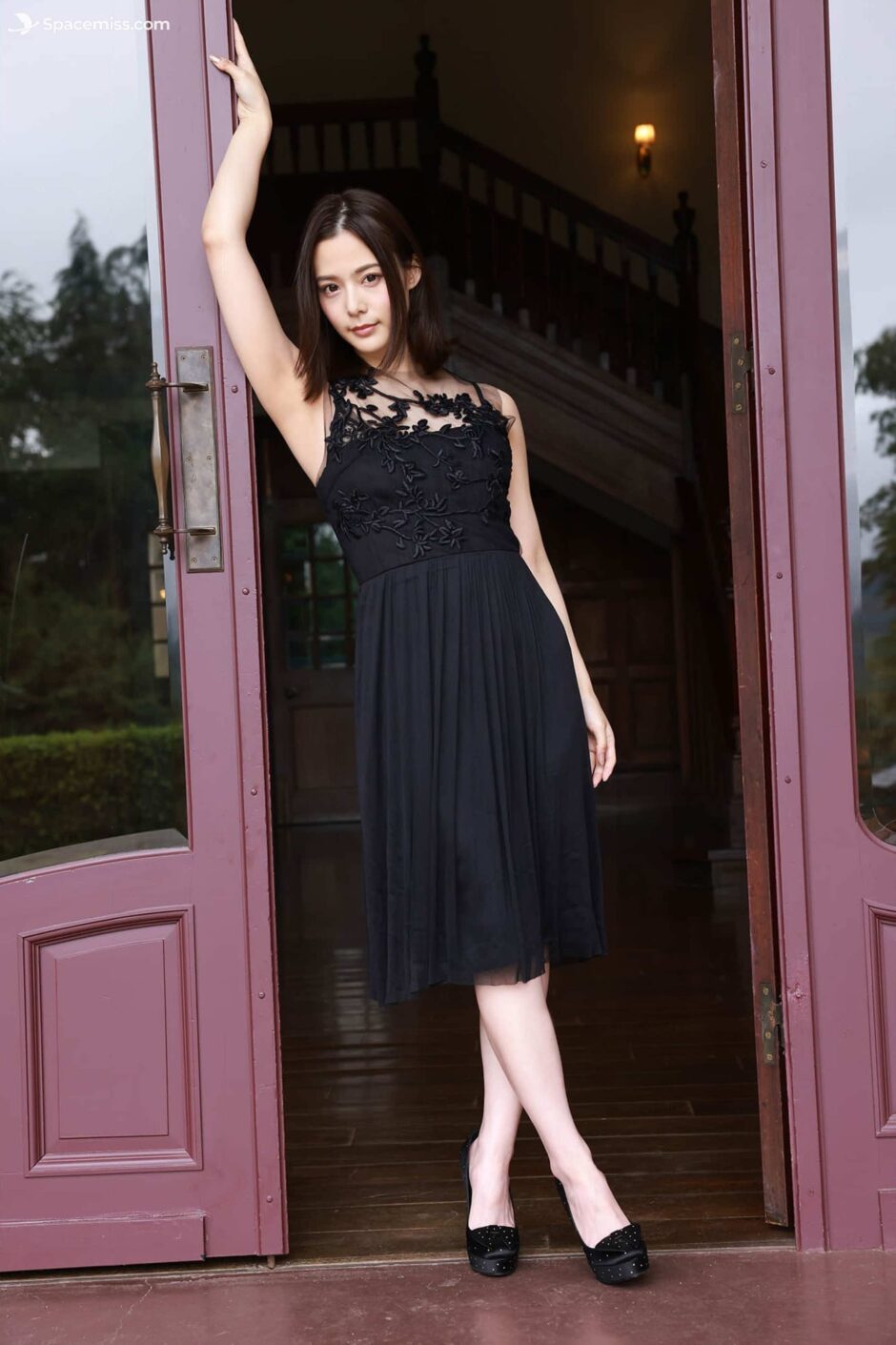 spacemiss.com-8woman-吉高寧々×五十嵐なつ-8
